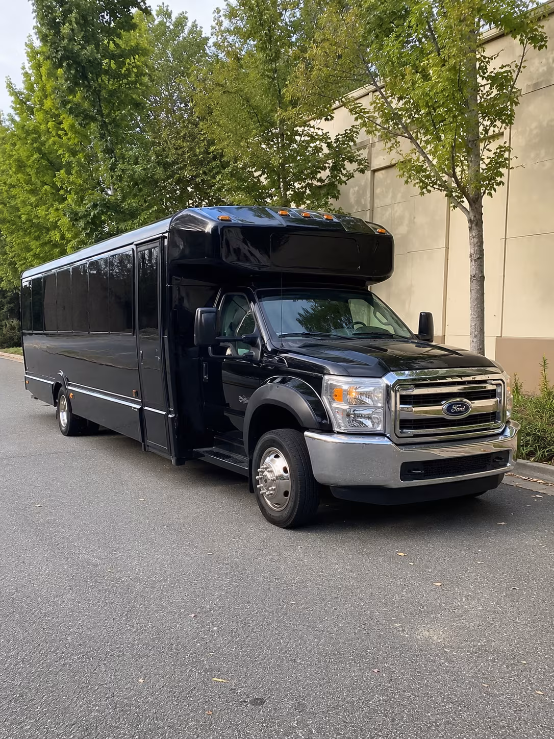 Kansas City Birthday, Sweet 16, & Quinceañera Transportation party bus exterior
