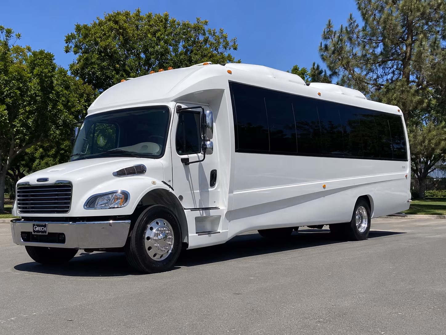 Kansas City Winery Tour & Pub Crawl Transportation party bus exterior