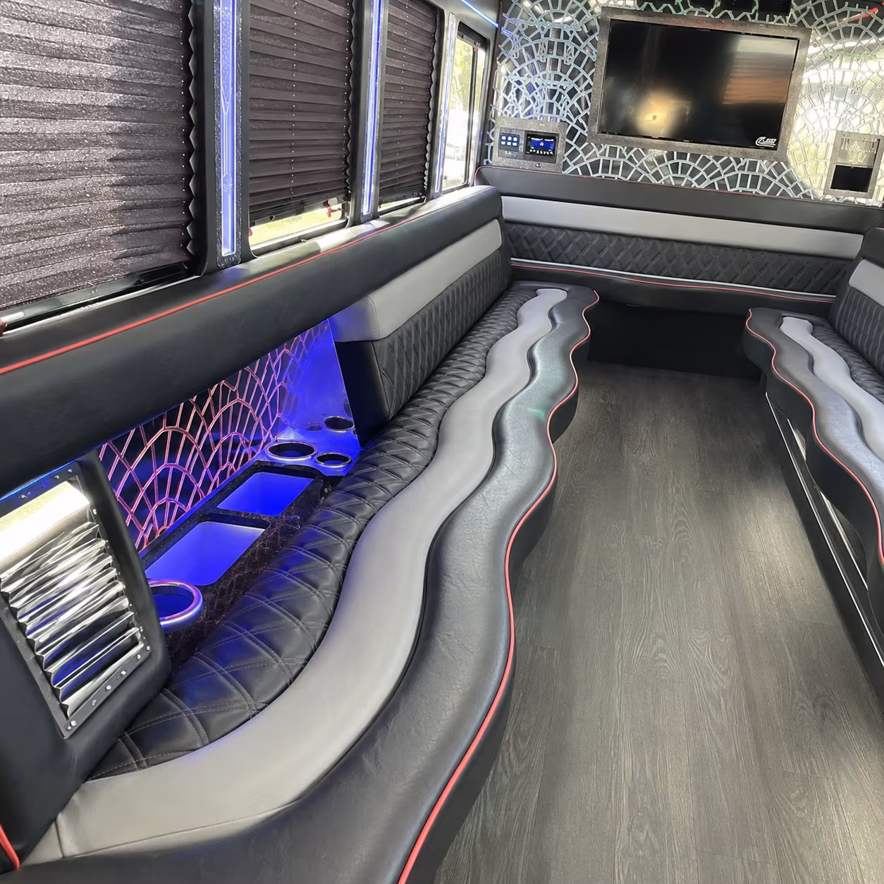 Lee's Summit Birthday, Sweet 16, & Quinceañera Party Bus Rentals