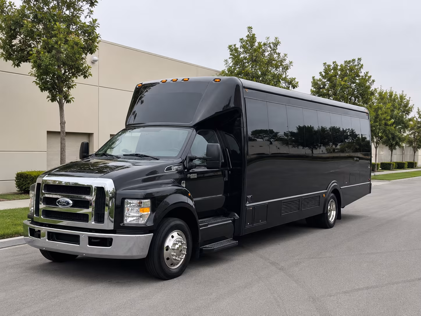 Lee's Summit Winery Tour & Pub Crawl Transportation