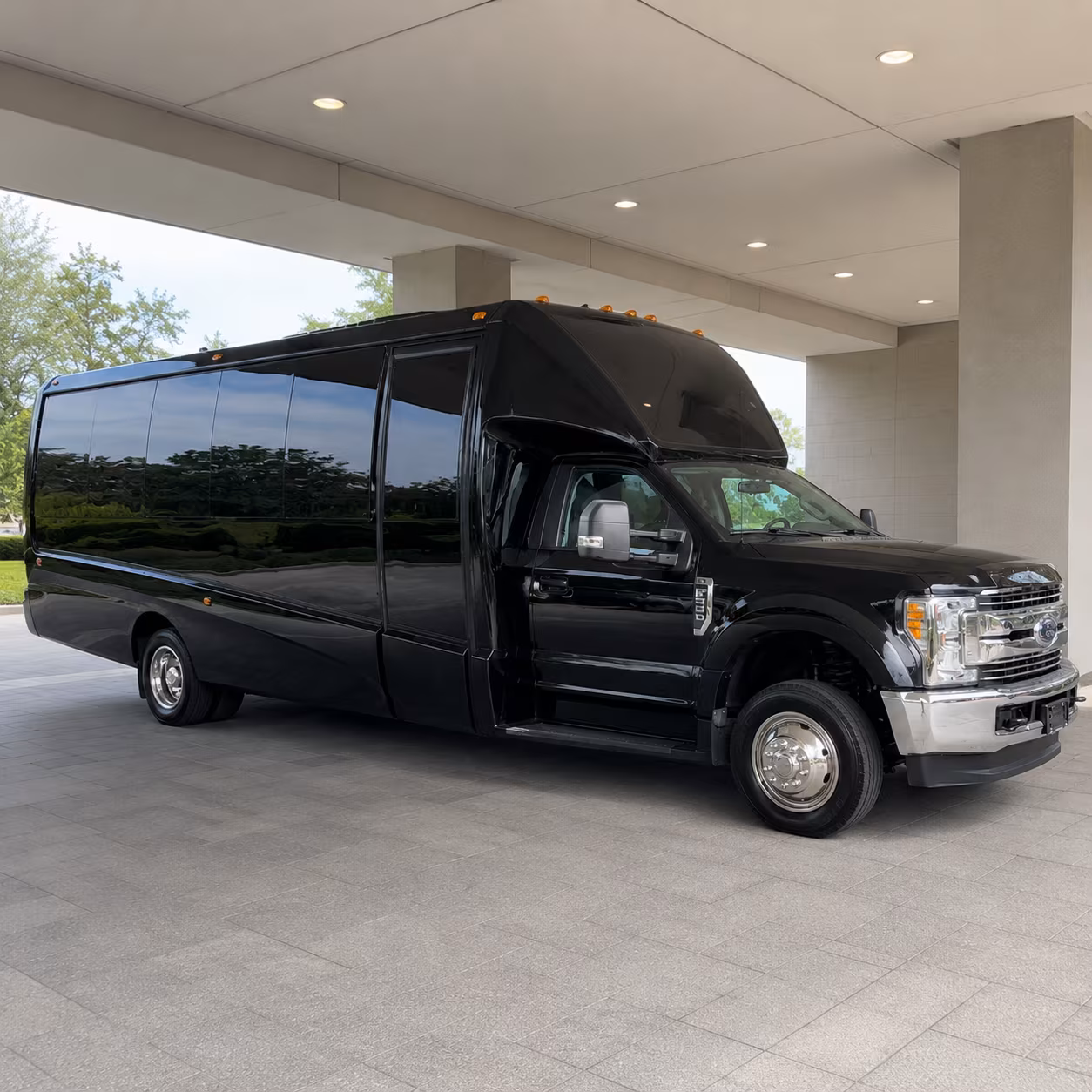 Kansas City Winery Tour & Pub Crawl Transportation