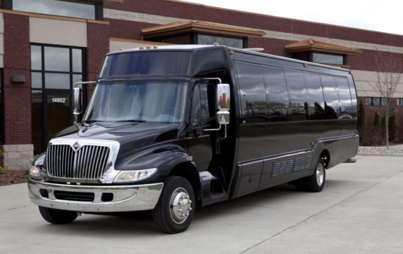 Manhattan 35 Passenger Party Bus